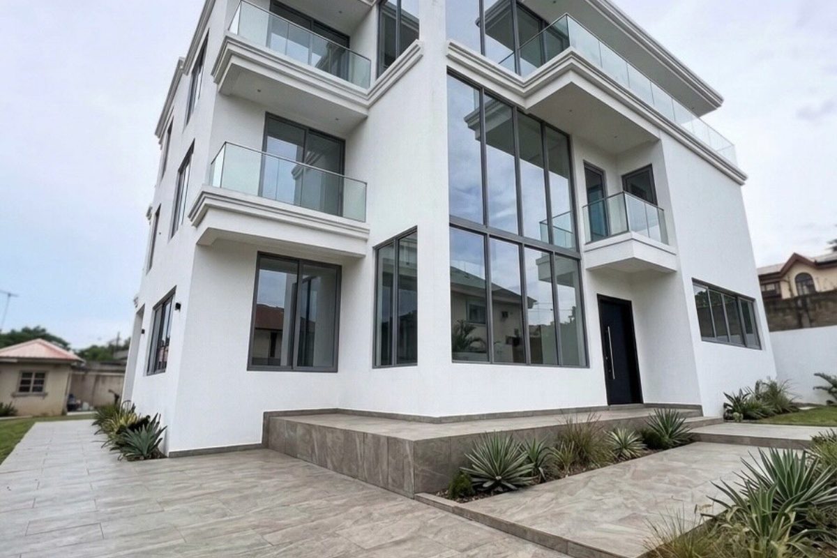 MAGNIFICENT 6 BEDROOM DUPLEX wt. PENTHOUSE FOR SALE