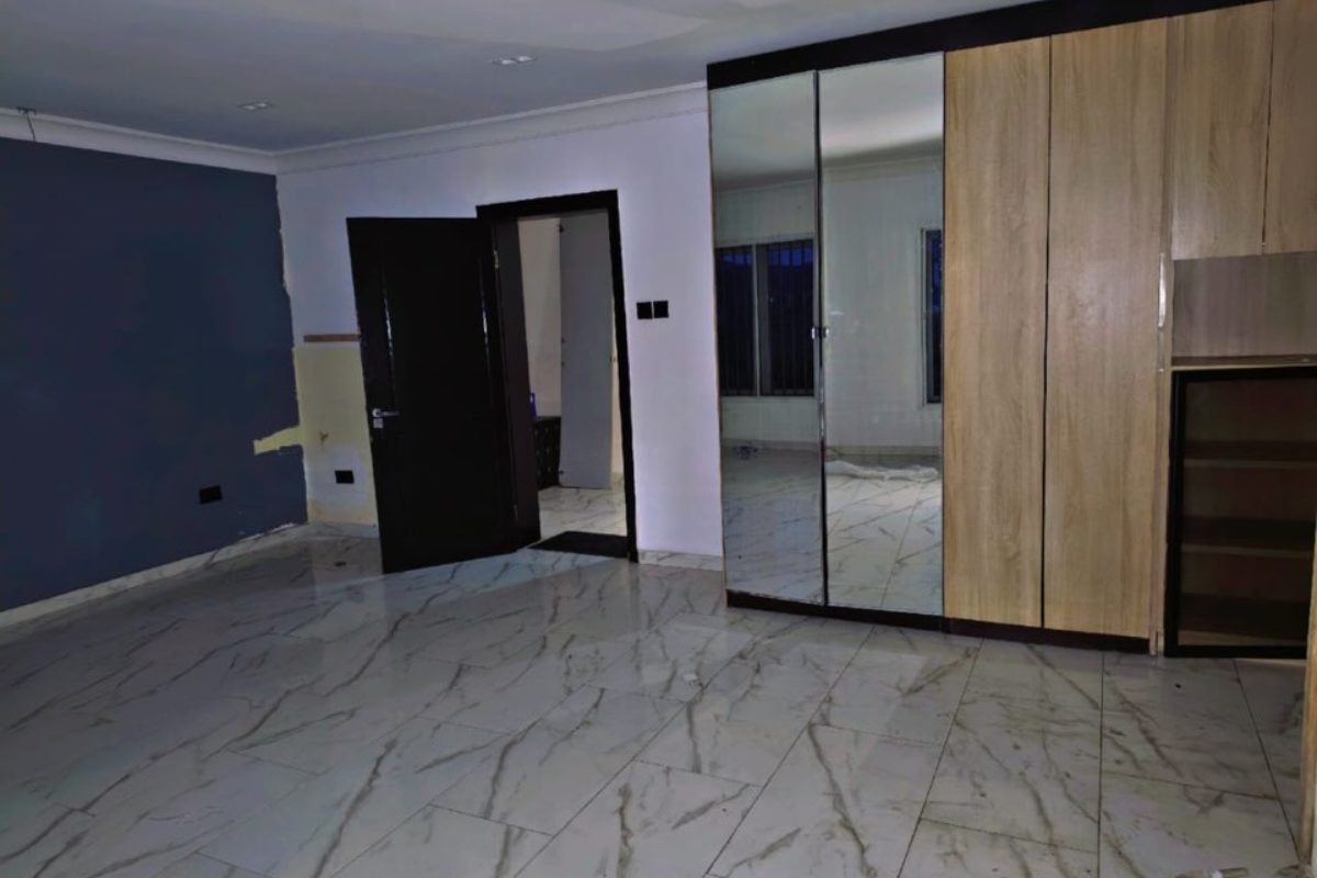 Spacious Studio Apartment