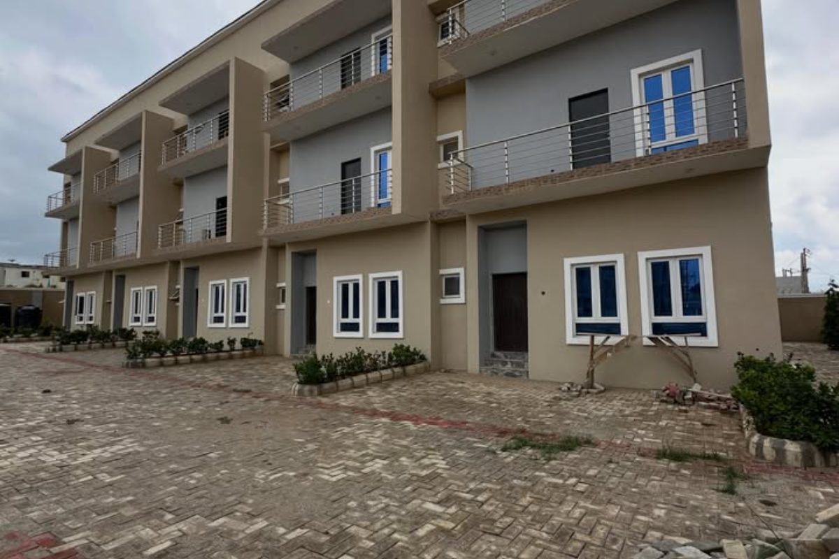 New 4 Bedroom Terrace Duplex + Boys Quarters Family Lounge